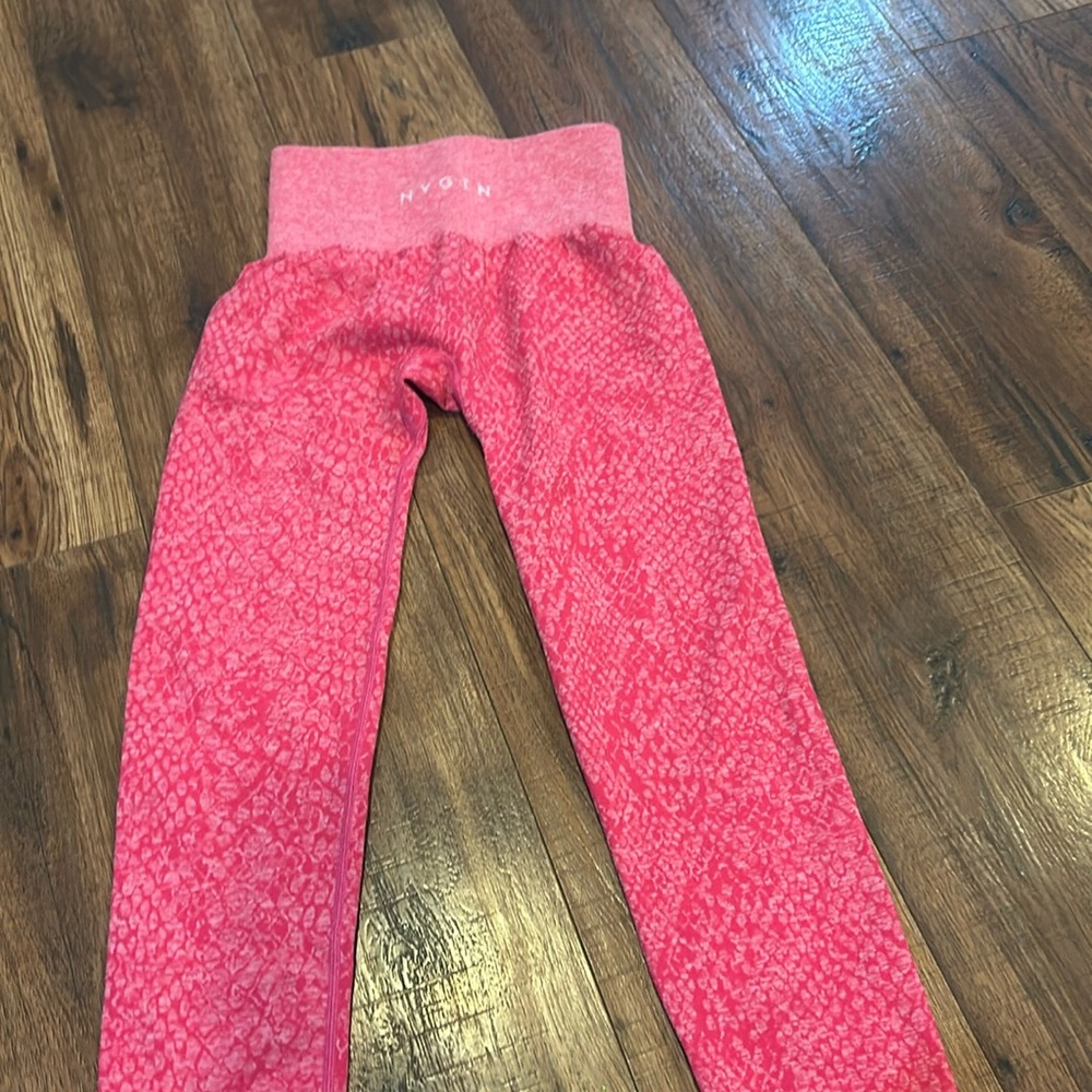 NVGTN leggings